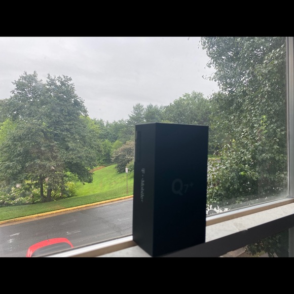 *BRAND NEW* LG Q7+ - Picture 4 of 9